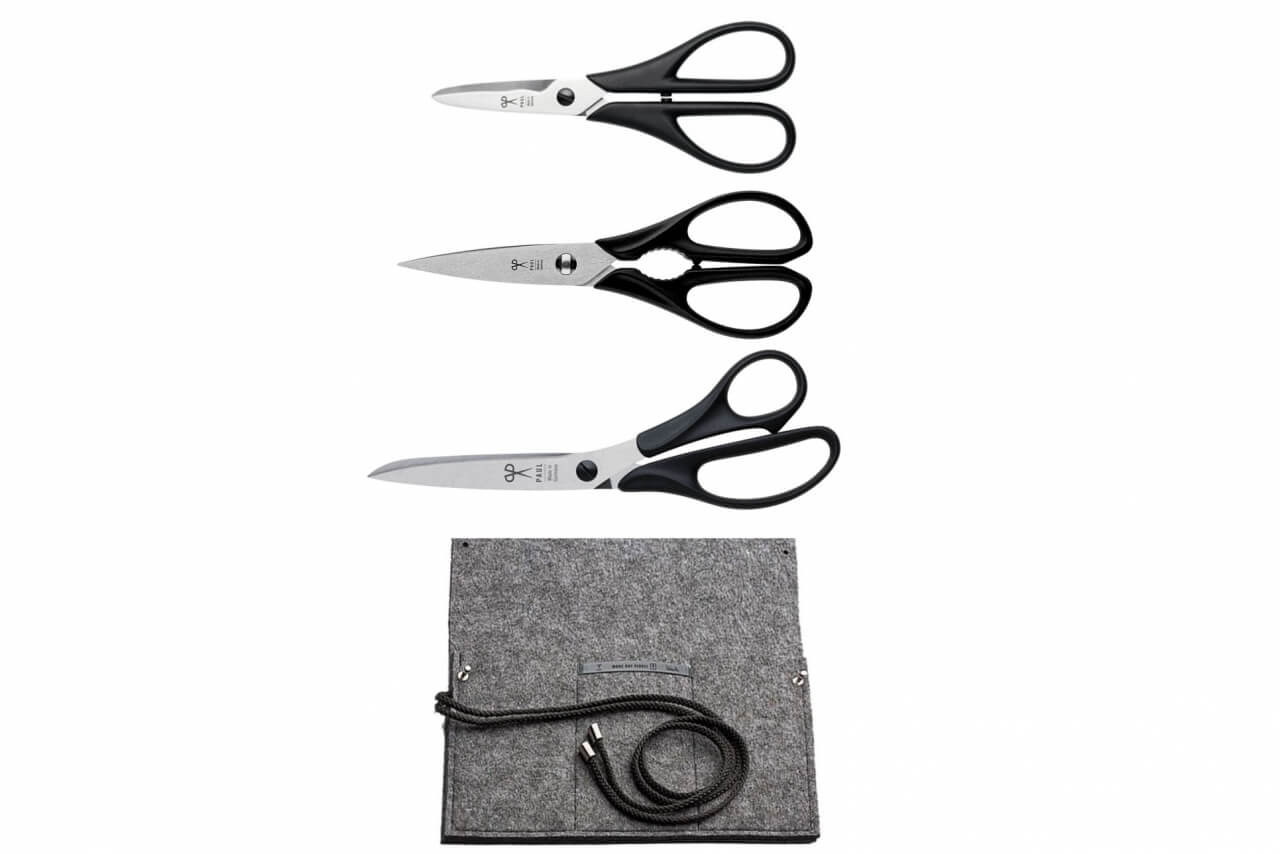 2 kitchen scissors in a foldable scissors case